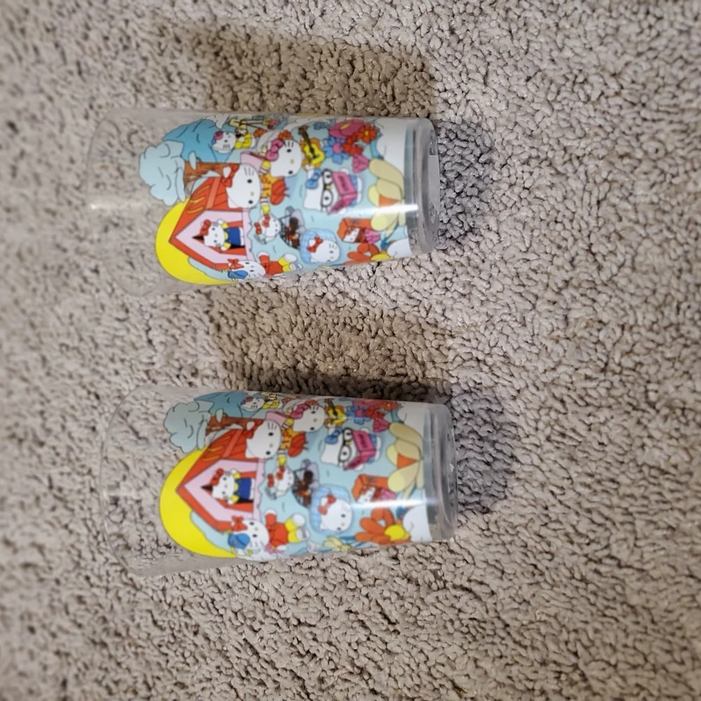 McDonalds Limited Edition Hello Kitty And Snoopy Cups Set Of 2
